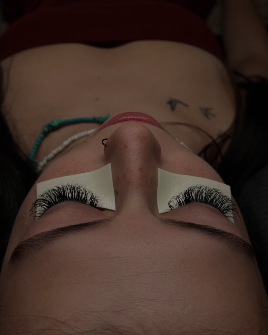 Client lash set at 4 weeks retention